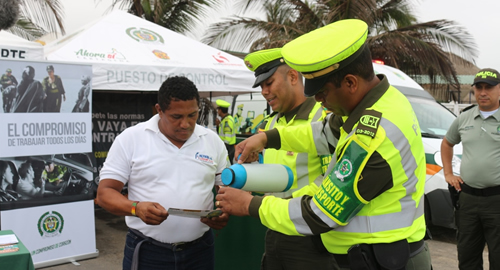 POLICIA NACIONAL-TAZA-CAFE-TURISTAS-VIAJEROS-