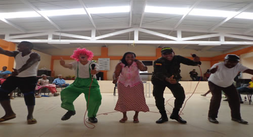 entrega de mercados y cine al parque en Nariño 14-01-2015