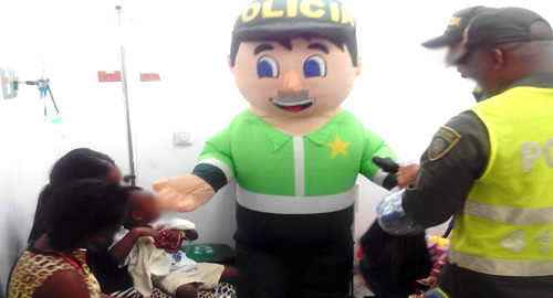 actividades en hospitales-niños-policia-visitas-uraba