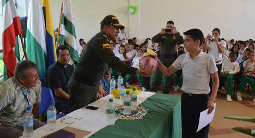 011015-actividad-dare-ninos-colegio-grado