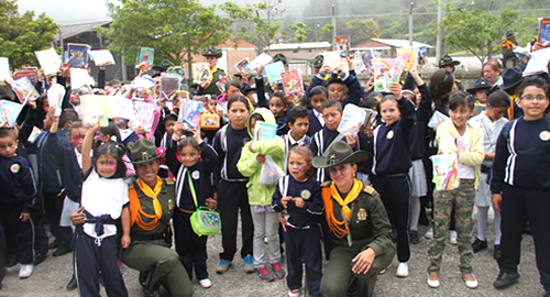 soacha carabineros niños de regraso al colegio