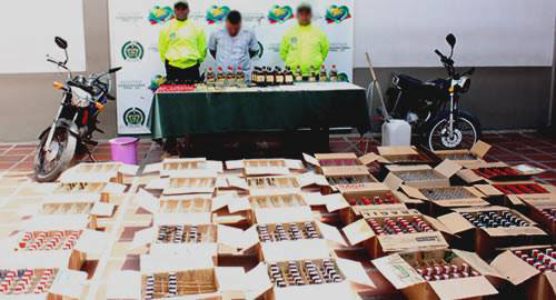 130715-incautacion-licor-adulterado-cali
